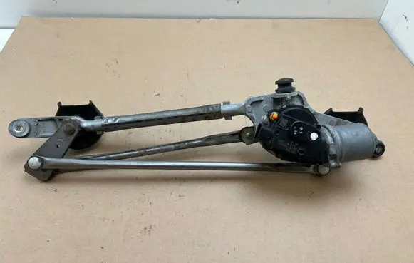 Subaru Outback (BS) Front wiper linkage and motor 86511AL010