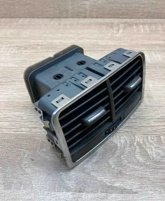 Audi A6 S6 C6 4F Rear air vent grill 4F0819203B