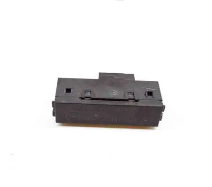 Passenger airbag on/off switch