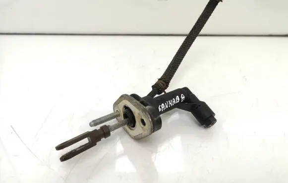 Clutch slave cylinder