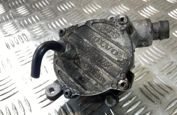 Volvo XC90 Vacuum pump 08699237