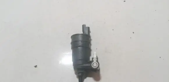 Renault Scenic I Windscreen/windshield washer pump 677200E