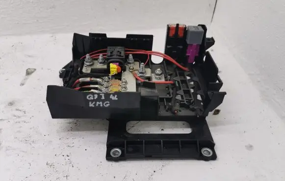 Audi Q7 4L Current control relay 