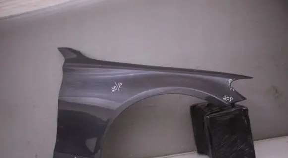 Fender mounting bracket