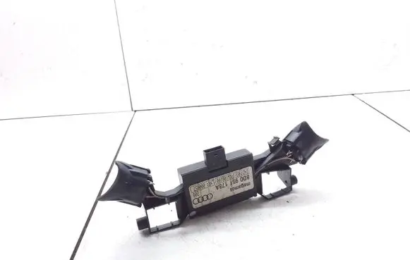 Audi A4 S4 B5 8D Alarm control unit/module 8D0951178A 70103061