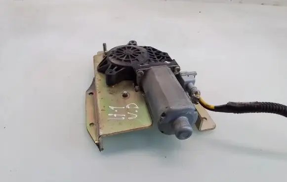 Hyundai H-100 Rear door window regulator motor 0130821666