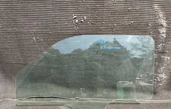 Ligier JS 50 Front door window/glass (coupe) 