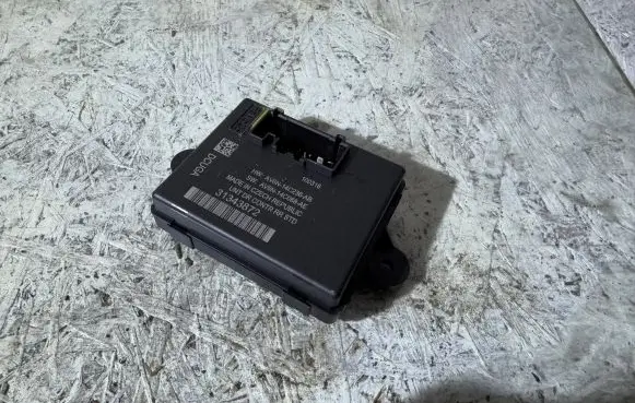 Volvo V40 Door control unit/module 31343872