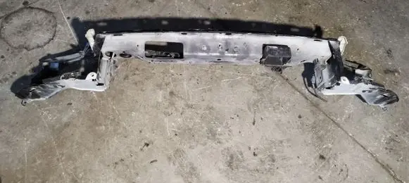 Volvo C30 Top upper radiator support slam panel
