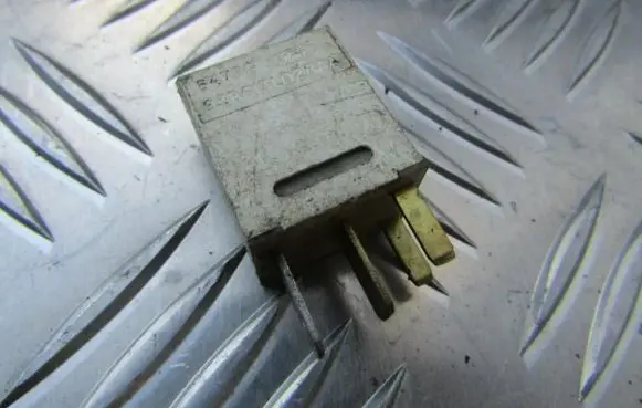 Ford Mondeo MK I Other relay 93BGI3L028AA