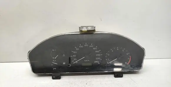 Mazda 626 Speedometer (instrument cluster)