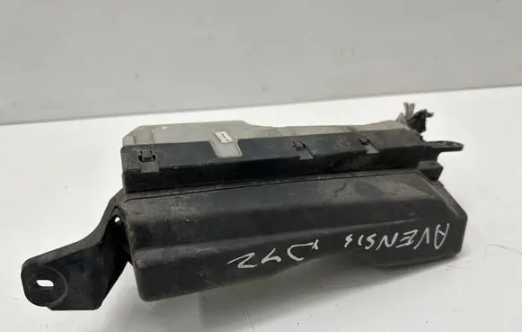 Toyota Avensis T250 Fuse module