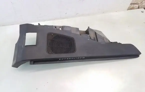 Skoda Octavia Mk1 (1U) Parcel shelf load cover mount bracket 1U6867762B