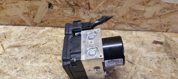 Volvo V60 ABS Pump 31423348
