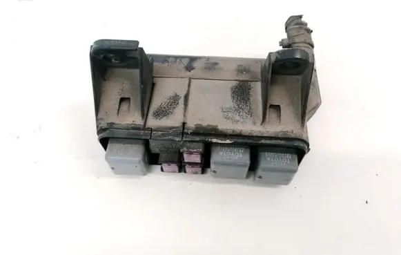 Toyota Avensis Verso Fuse box set 9098702025 90987-02025