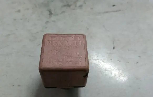 Renault Megane II Other relay 8200338695