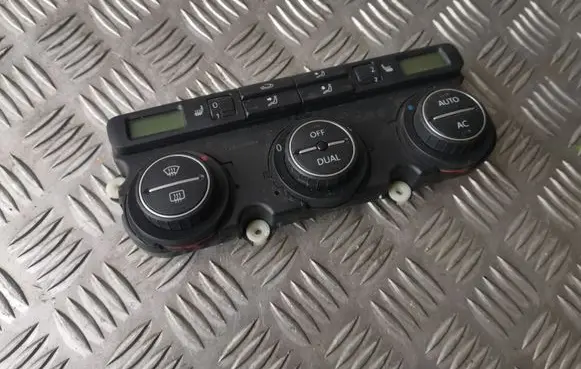 Volkswagen Touran I Climate control unit