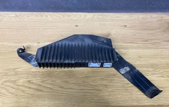 Volvo XC70 Sound amplifier 8673135