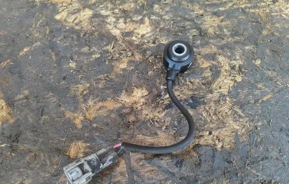 Suzuki Grand Vitara II Detonation knock sensor 1864078K00