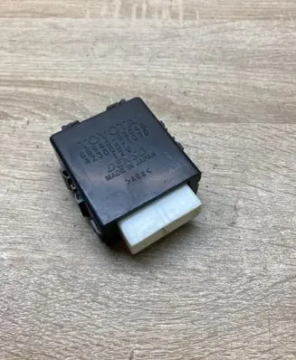 Toyota Auris 150 Window wiper relay 8594002040