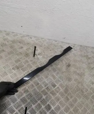 BMW 3 E46 Under headlight/headlamp trim 8208482