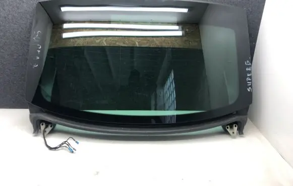 Skoda Superb B6 (3T) Rear windscreen/windshield window 