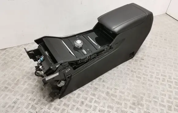 Jeep Grand Cherokee WL Center console 68472822AA