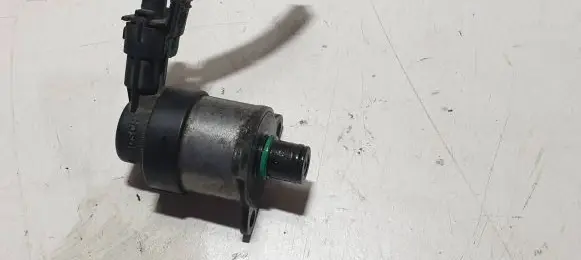 Volvo S80 Fuel pump relay 01073 69104 0928400