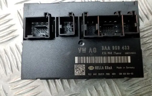 Volkswagen PASSAT B7 Comfort/convenience module 3AA959433