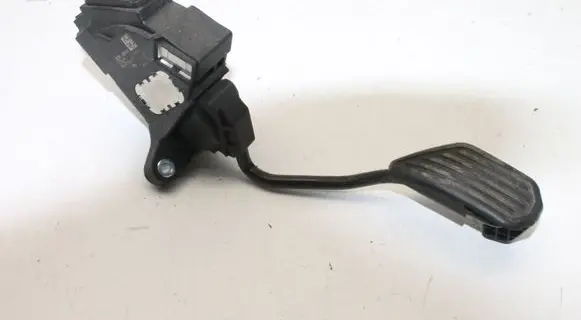 Toyota Yaris Accelerator throttle pedal 781100D040
