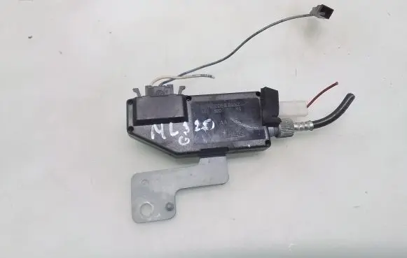 Mercedes-Benz ML W163 Aerial antenna amplifier A1638200089
