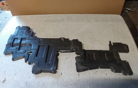 Citroen C5 Aircross Intercooler air guide/duct channel 9843264580