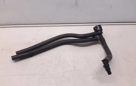 Mercedes-Benz E W212 Engine coolant pipe/hose A2125010725