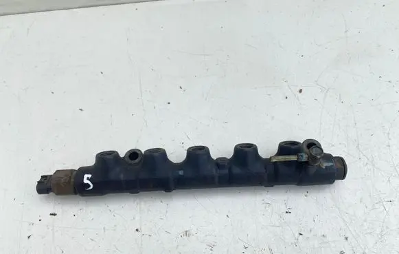 Toyota Avensis T220 Fuel main line pipe 8945812010