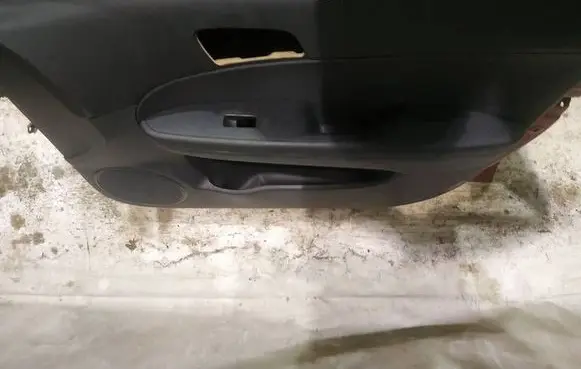 Hyundai i30 Front door card panel trim 