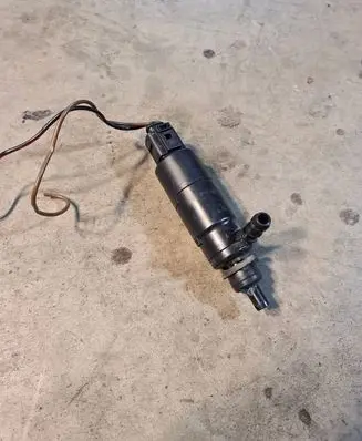 Audi Q7 4L Windscreen/windshield washer pump 3B0955681