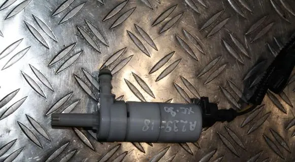 Volvo XC90 Headlight washer pump 