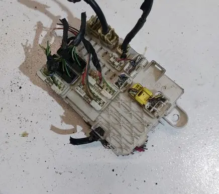 Toyota Hilux (AN10, AN20, AN30) Fuse box set