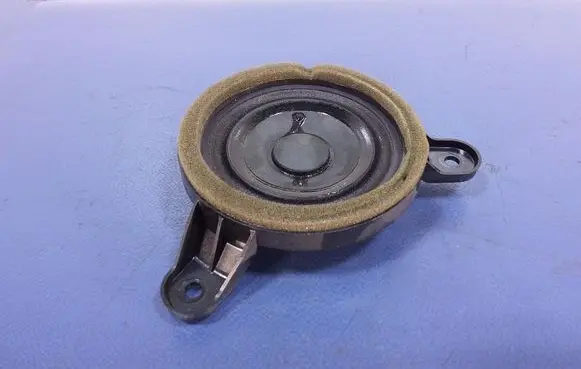 Audi A8 S8 D4 4H Subwoofer speaker 4H0035397