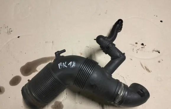 Skoda Fabia Mk2 (5J) Air intake hose/pipe 6R0129654C