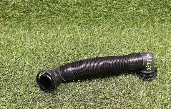 Volkswagen Jetta V Breather/breather pipe/hose 07K131128D 1280