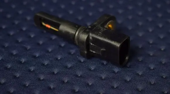 Volkswagen PASSAT B6 Oil temperature sensor 06B905379D