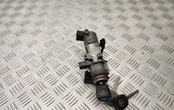 Toyota Avensis T250 Ignition lock N0501517 8978305010
