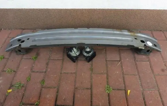 Jaguar XF X250 Front bumper support beam brak