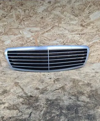 Mercedes-Benz E W211 Front grill A2118800583