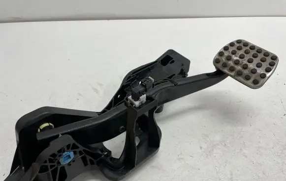 Mercedes-Benz GLA H247 Brake pedal A1772900800