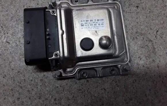 Mercedes-Benz E W212 Adblue control unit A0009001908