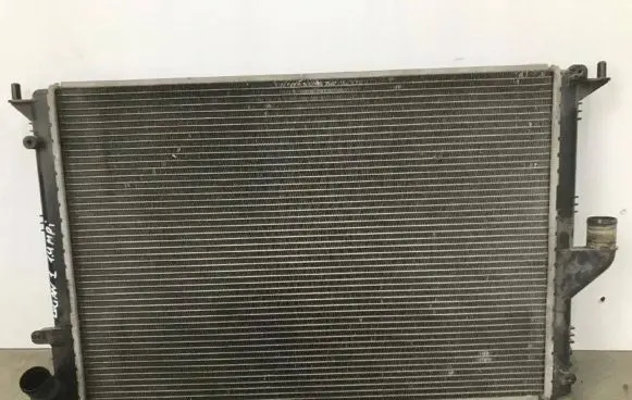 Dacia Sandero Coolant radiator 8200735039