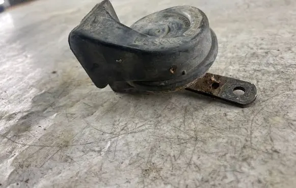 Volkswagen PASSAT B5.5 Horn signal