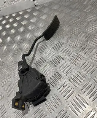 Mitsubishi Space Star Accelerator throttle pedal 30865642